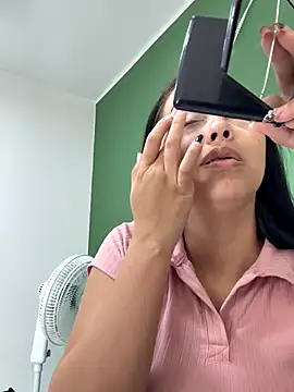 iiris  online show from November 28, 3:45 pm