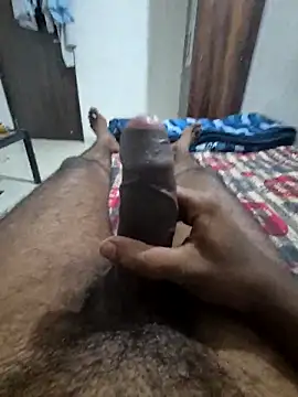 Snapshot of biggest_lund_ chatting on October 27, 12:33 am biggest lund online show from October 27, 12:33 am