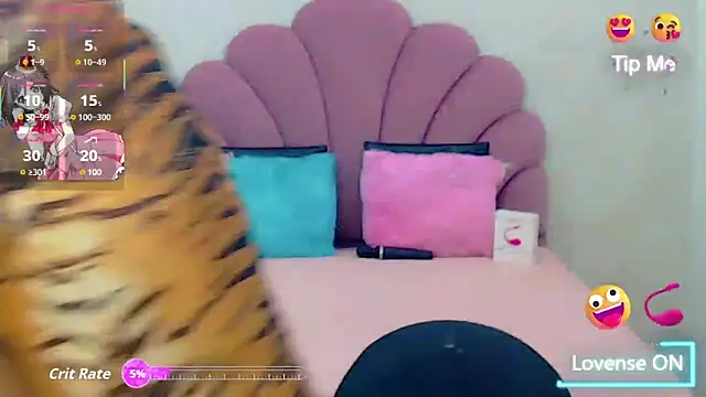 Snapshot of briana_sex32 chatting on October 12, 3:08 am briana sex32 online show from October 12, 3:08 am