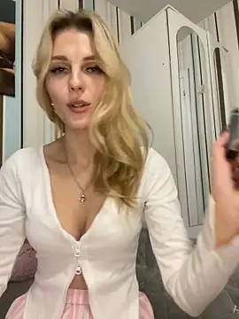 Snapshot of Liya_my chatting on March 2, 8:03 pm Liya my online show from March 2, 8:03 pm