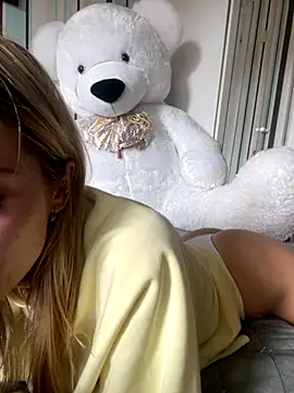 Snapshot of Liya_my chatting on October 2, 12:41 pm Liya my online show from October 2, 12:41 pm