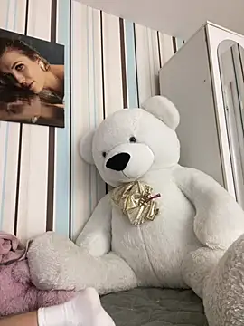 Liya my online show from February 5, 8:37 pm