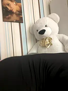 Liya my online show from November 9, 8:35 pm