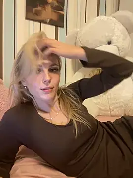 Snapshot of Liya_my chatting on October 13, 6:20 pm Liya my online show from October 13, 6:20 pm
