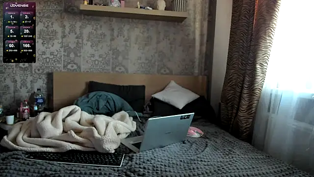 Snapshot of purebeautie13 chatting on December 12, 11:50 am purebeautie13 online show from December 12, 11:50 am