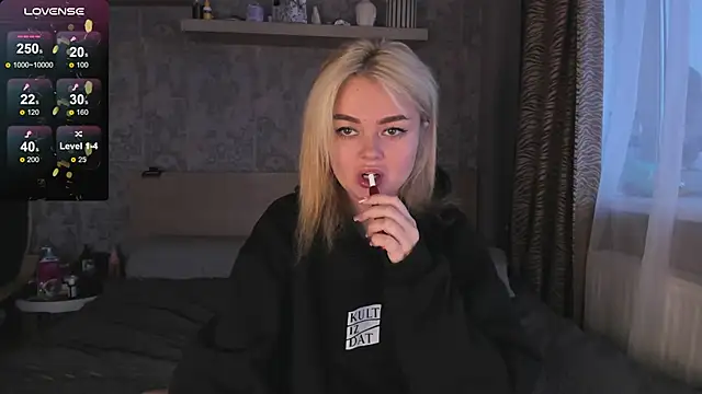 Snapshot of purebeautie13 chatting on January 29, 12:13 pm purebeautie13 online show from January 29, 12:13 pm