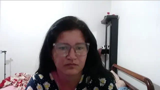 Snapshot of Angelinna_Milf chatting on September 17, 4:31 pm Angelinna Milf online show from September 17, 4:31 pm