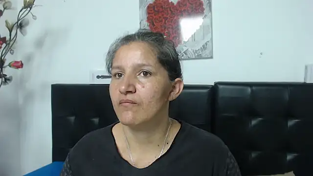 Snapshot of Angelinna_Milf chatting on February 1, 2:47 am Angelinna Milf online show from February 1, 2:47 am