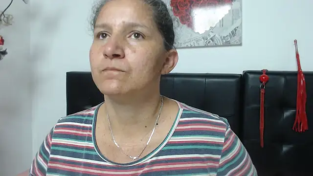 Snapshot of Angelinna_Milf chatting on February 8, 2:26 am Angelinna Milf online show from February 8, 2:26 am