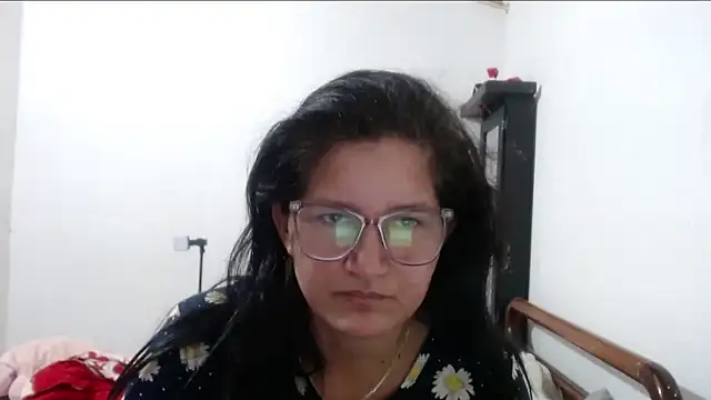 Snapshot of Angelinna_Milf chatting on September 18, 8:01 pm Angelinna Milf online show from September 18, 8:01 pm