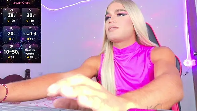 Snapshot of AllisonsweetZ chatting on October 7, 6:20 pm AllisonsweetZ online show from October 7, 6:20 pm