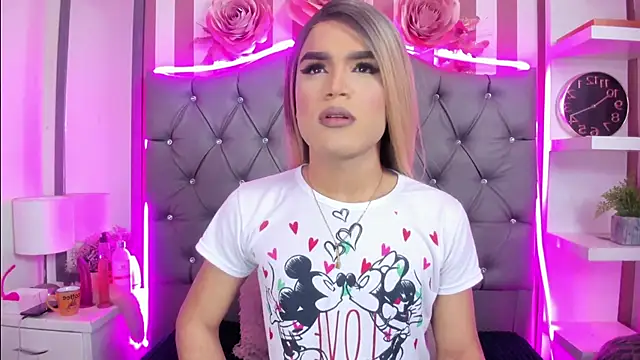 Snapshot of AllisonsweetZ chatting on March 18, 1:23 pm AllisonsweetZ online show from March 18, 1:23 pm