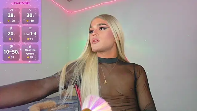 Snapshot of AllisonsweetZ chatting on October 21, 9:14 pm AllisonsweetZ online show from October 21, 9:14 pm