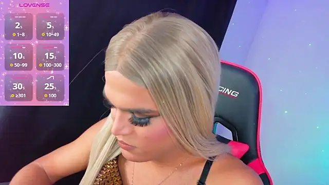 Snapshot of AllisonsweetZ chatting on November 19, 7:03 pm AllisonsweetZ online show from November 19, 7:03 pm