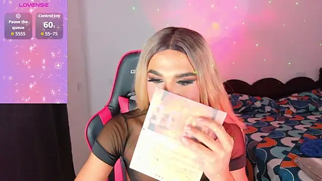 Snapshot of AllisonsweetZ chatting on November 3, 7:17 pm AllisonsweetZ online show from November 3, 7:17 pm