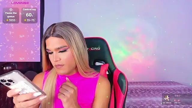 Snapshot of AllisonsweetZ chatting on December 3, 2:16 pm AllisonsweetZ online show from December 3, 2:16 pm