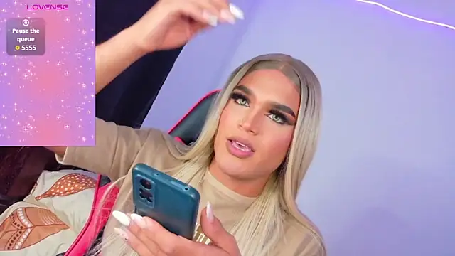 Snapshot of AllisonsweetZ chatting on November 25, 4:24 am AllisonsweetZ online show from November 25, 4:24 am