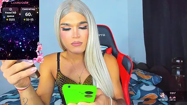 Snapshot of AllisonsweetZ chatting on June 27, 10:38 pm AllisonsweetZ online show from June 27, 10:38 pm