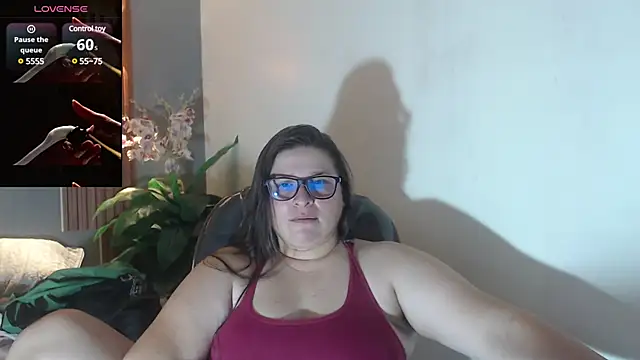Snapshot of katty_femdom chatting on March 16, 12:44 pm katty femdom online show from March 16, 12:44 pm