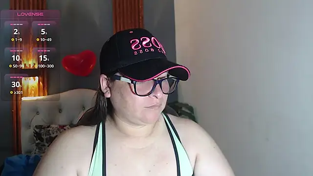 Snapshot of katty_femdom chatting on March 4, 8:55 am katty femdom online show from March 4, 8:55 am