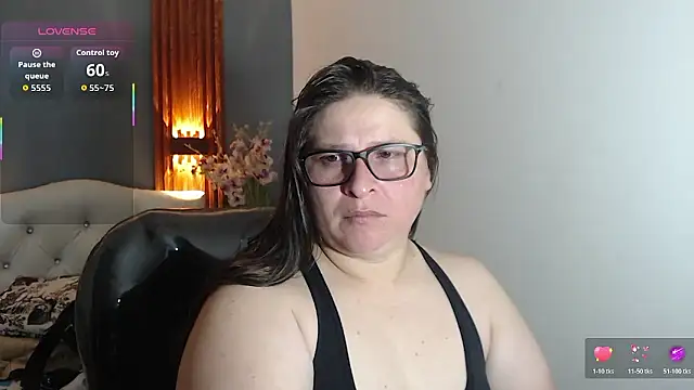 Snapshot of katty_femdom chatting on January 8, 9:04 am katty femdom online show from January 8, 9:04 am