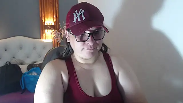 Snapshot of katty_femdom chatting on February 12, 9:53 am katty femdom online show from February 12, 9:53 am