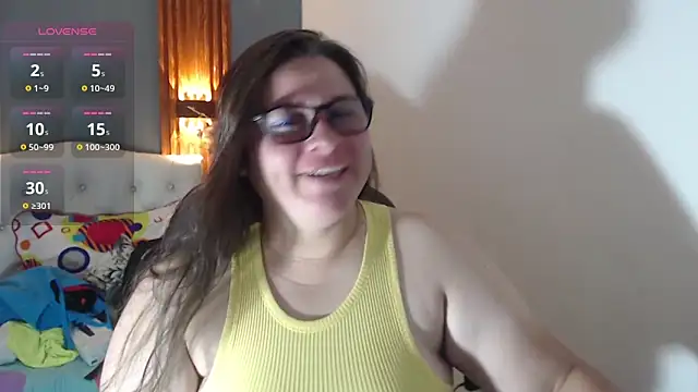 Snapshot of katty_femdom chatting on February 6, 10:11 am katty femdom online show from February 6, 10:11 am