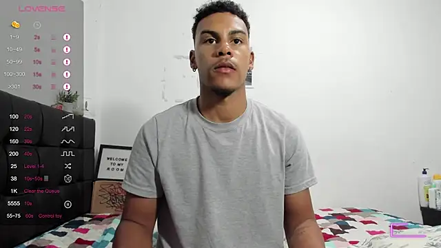 Snapshot of RoddyRich11 chatting on February 6, 12:28 am RoddyRich11 online show from February 6, 12:28 am