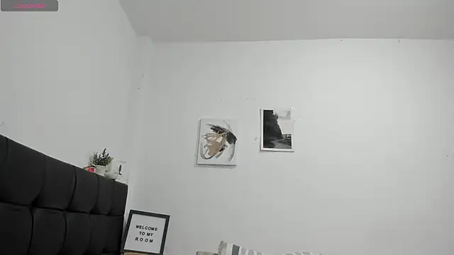 Snapshot of RoddyRich11 chatting on December 19, 12:29 pm RoddyRich11 online show from December 19, 12:29 pm