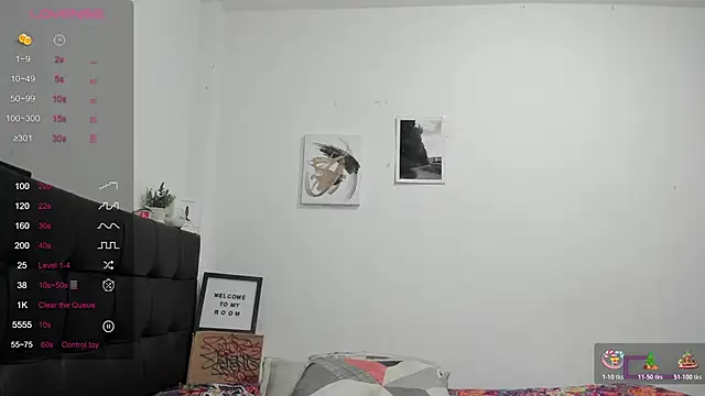 Snapshot of RoddyRich11 chatting on December 18, 11:25 am RoddyRich11 online show from December 18, 11:25 am