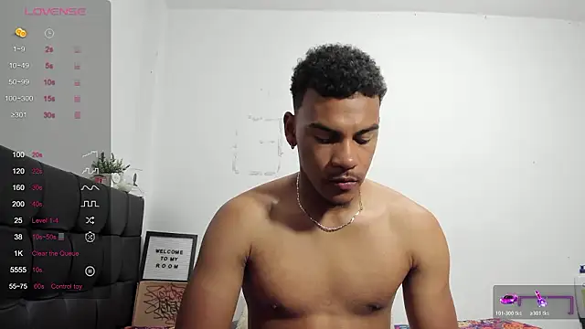 Snapshot of RoddyRich11 chatting on March 4, 11:40 am RoddyRich11 online show from March 4, 11:40 am