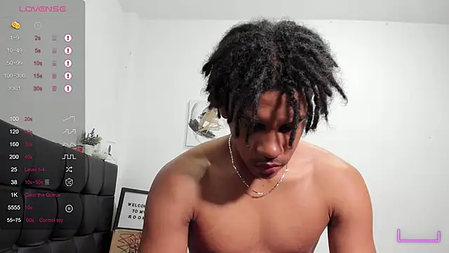 Snapshot of RoddyRich11 chatting on October 2, 11:24 am RoddyRich11 online show from October 2, 11:24 am