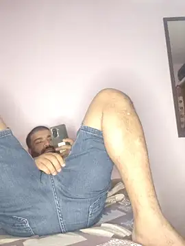 L9vefromAkhil online show from March 18, 10:40 am