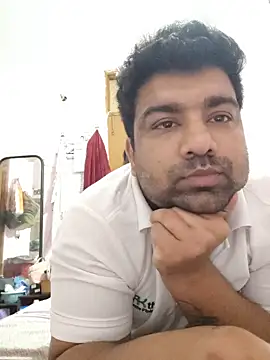 L9vefromAkhil online show from February 12, 6:40 pm