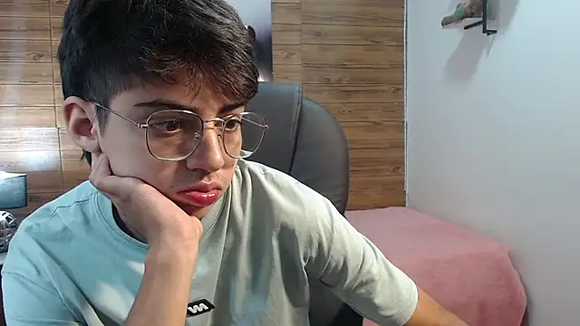 jhoellx online show from October 4, 8:21 pm