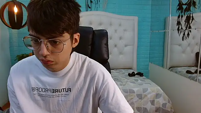 jhoellx online show from October 19, 1:03 pm