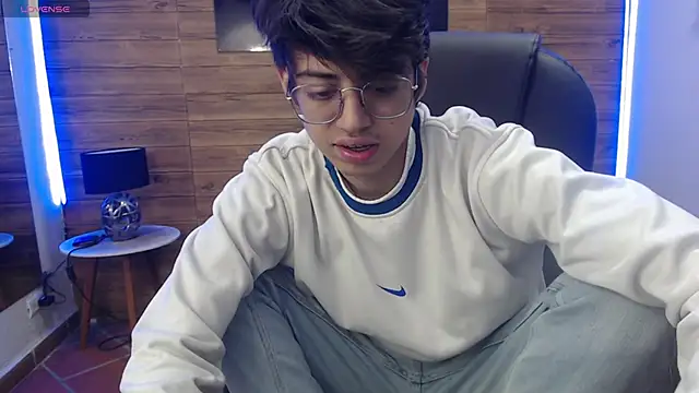 jhoellx online show from March 22, 12:35 pm