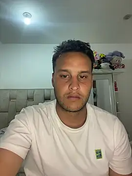 Snapshot of Cristian_099 chatting on July 25, 1:02 am Cristian 099 online show from July 25, 1:02 am