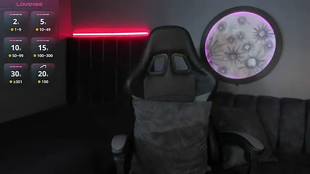 khriss brown online show from December 5, 7:23 pm