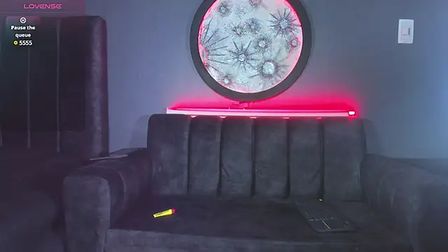 khriss brown online show from February 25, 8:32 pm