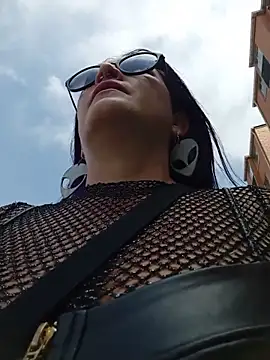 sophie banger online show from April 4, 6:58 pm