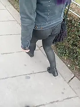 sophie banger online show from December 15, 6:58 pm