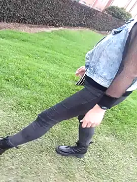 sophie banger online show from November 18, 4:32 pm