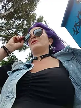 sophie banger online show from October 13, 6:09 pm