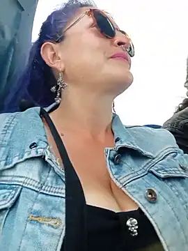 sophie banger online show from November 26, 7:25 pm