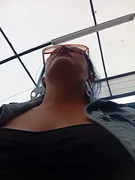 sophie banger online show from February 8, 8:39 pm