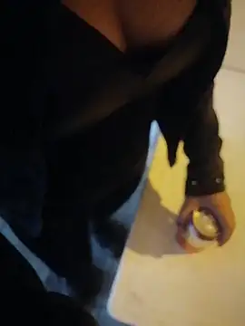 sophie banger online show from December 13, 8:04 pm