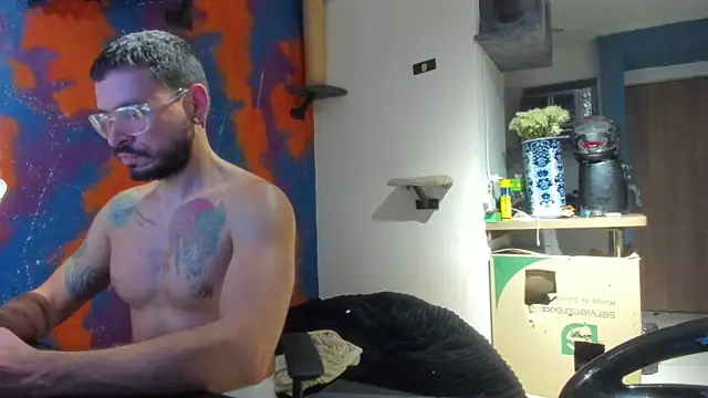 leondevereda online show from September 10, 12:42 am