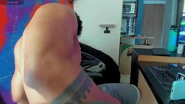 leondevereda online show from October 1, 7:18 pm