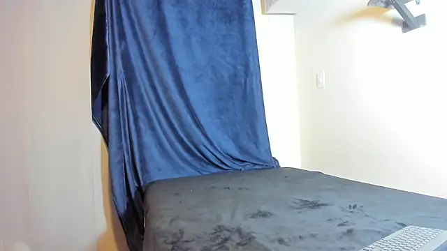 leondevereda online show from November 26, 1:27 am